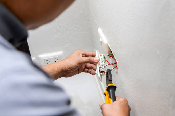 Best Local Electrician Companies  in Batesville, TX